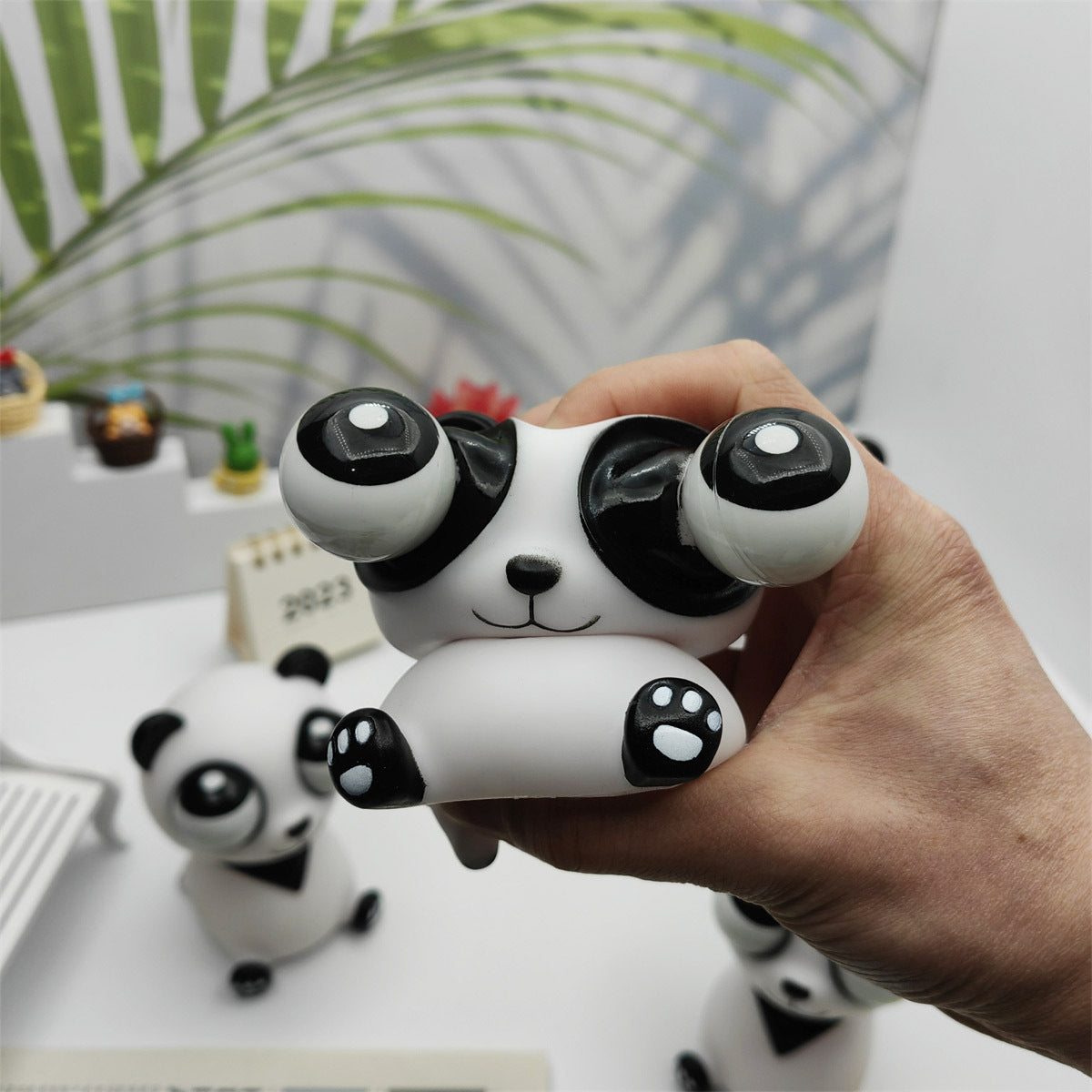 Big Eyes Panda Relaxing Palm Toys